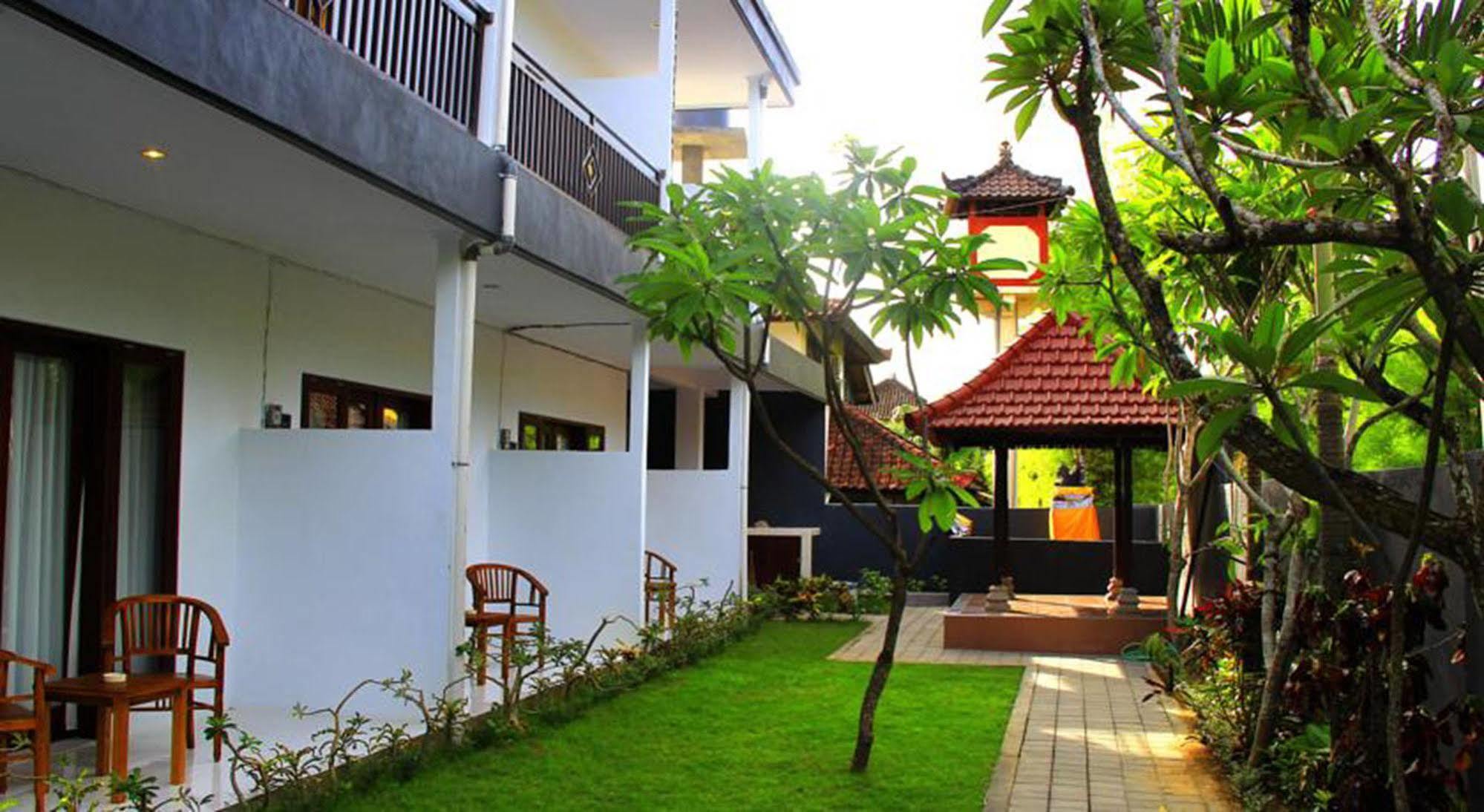U House Seminyak Hotel Kerobokan  Exterior photo
